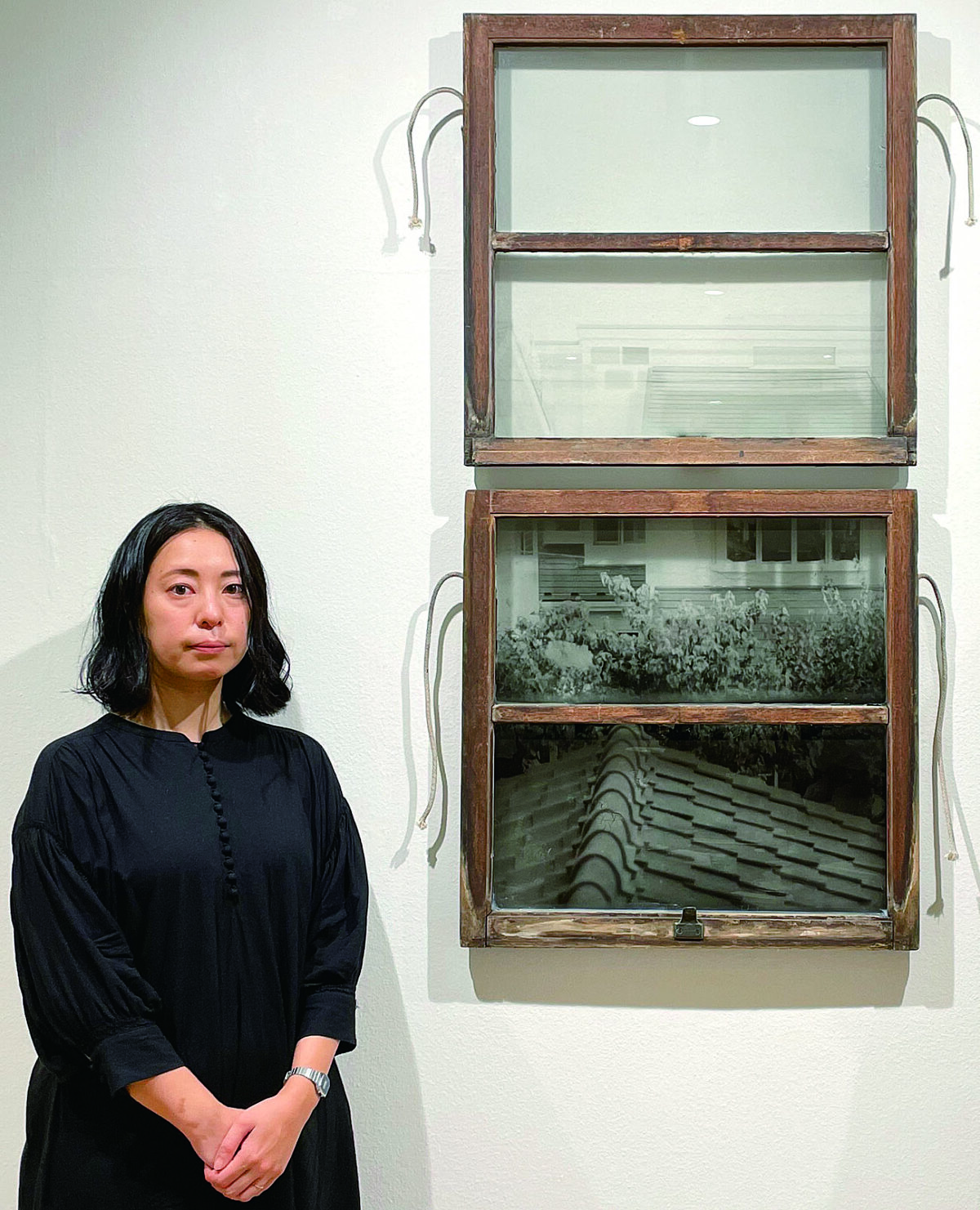 レア商品一点物　志穗美悦子白黒スチール写真非売品木製パネル(435×535) 埼玉新聞社 高校受験ナビ