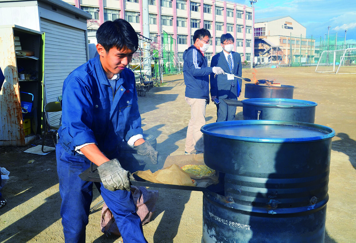 ドラム缶ピザ窯体験施設に寄贈ー大宮工業高校 | 埼玉新聞社 高校受験ナビ