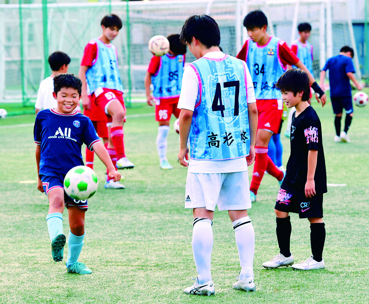 サッカー通じ児童60人と交流ー浦和南高校 | 埼玉新聞社 高校受験ナビ
